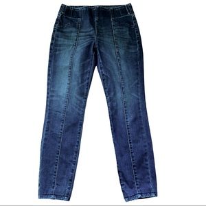 Simply Vera Vera Wang Pull-On Denim, High Rise, Size 6